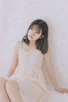 老妇与青年小说